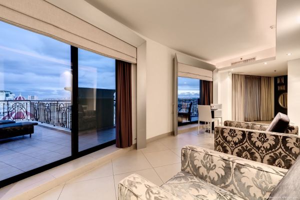The Palace Hotel (Sliema)